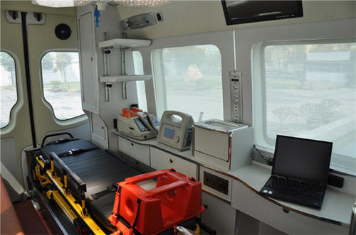马鞍山救护车内部